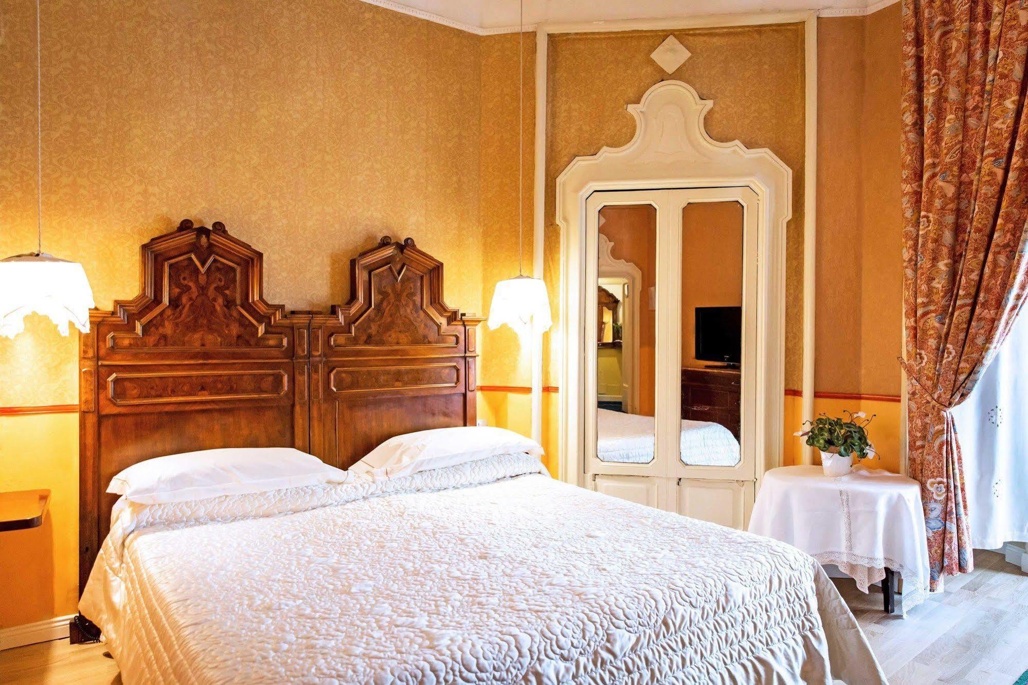 Antica Locanda Solferino Milan Luaran gambar